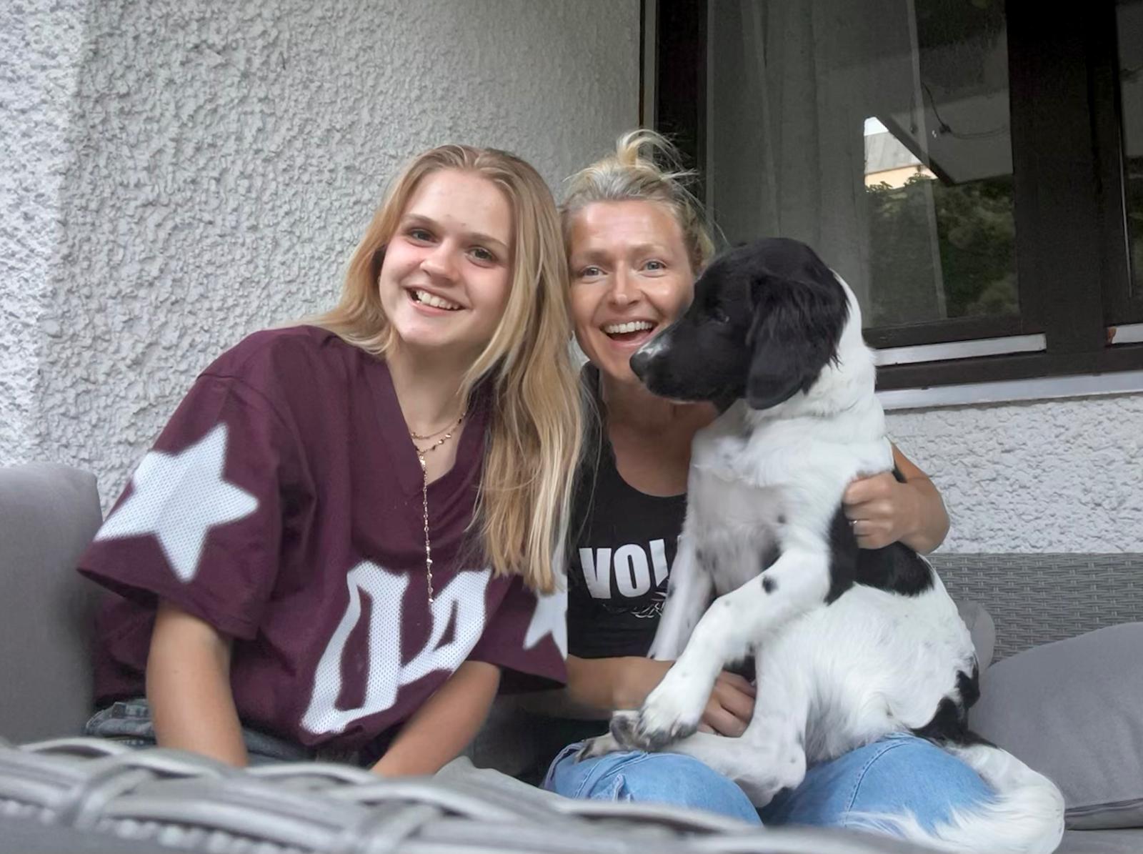 Yvonne mit ihrem Stabyhoun-Münsterländer Lenny